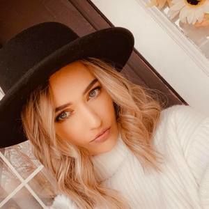 Meet your Posher, Vanessa